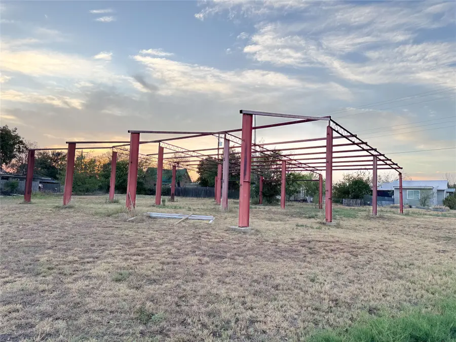511 E 8th Street, Cisco, TX 76437 - #3