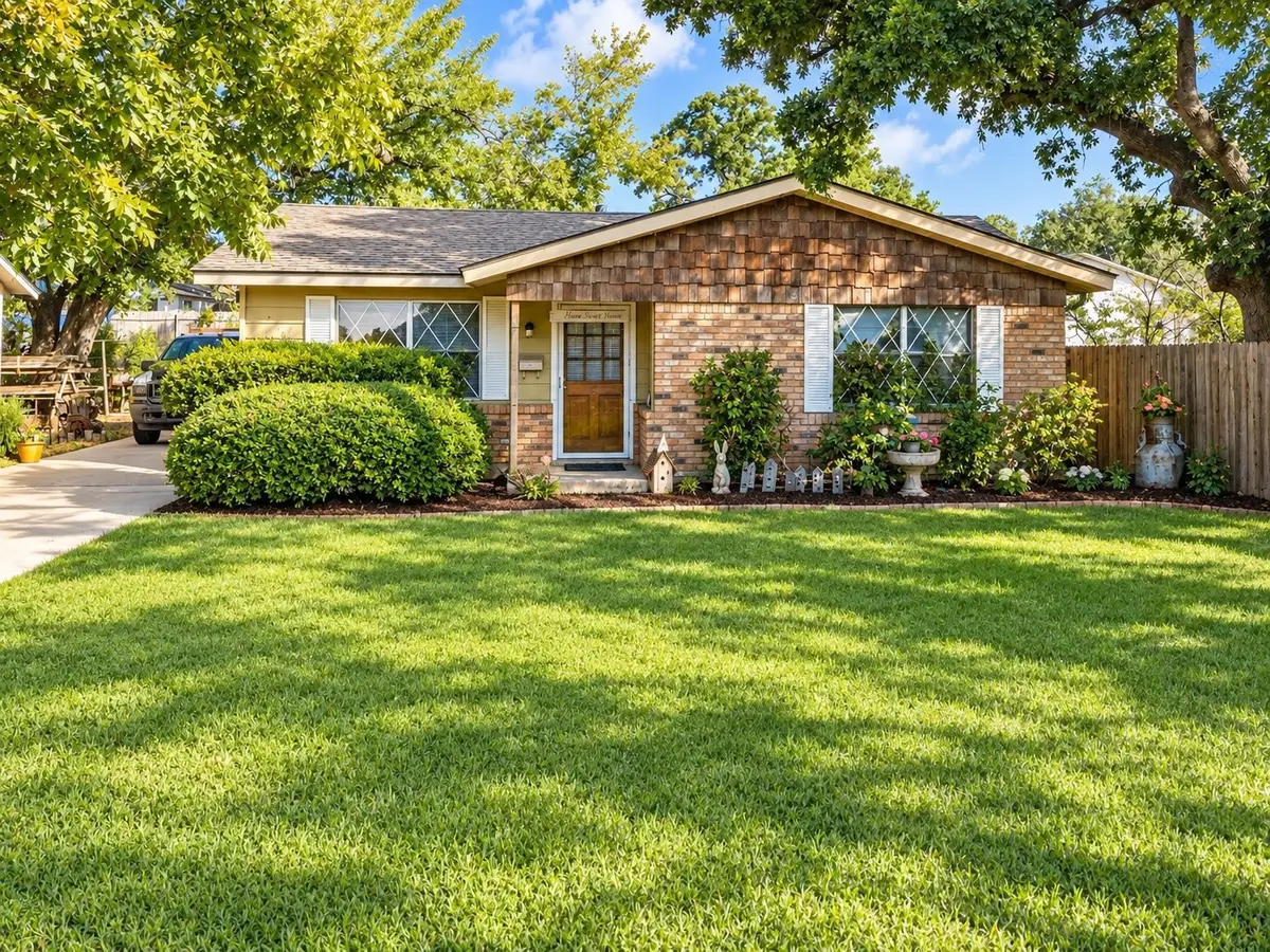 120 & 118 Woodland Avenue, Corsicana, TX 75110 - #1