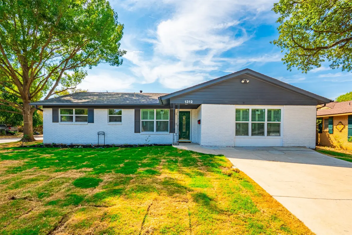 1312 E Mitchell Street, Arlington, TX 76010 - #1