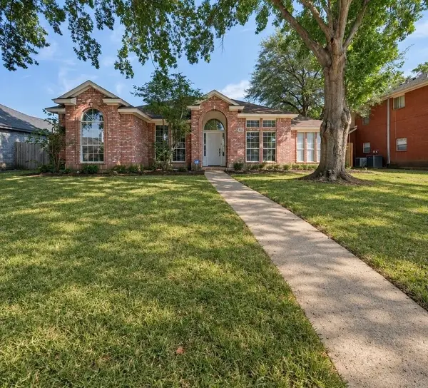 2912 Olympia Drive, Grand Prairie, TX 75052