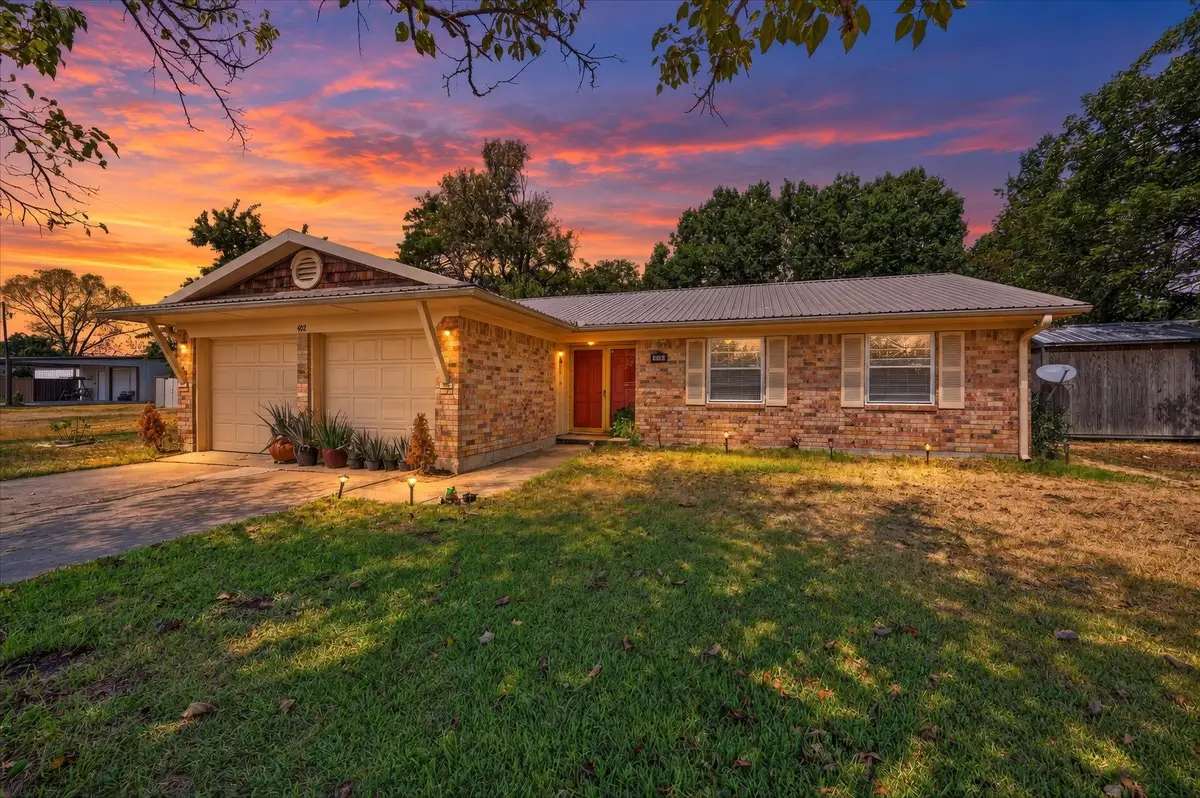 402 W Carter Street, Savoy, TX 75479 - #1