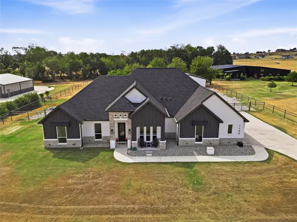 1135 Paradise Parkway, Poolville, TX 76487