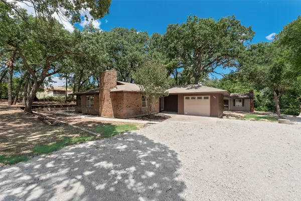 294 Thomas Len Road, Azle, TX 76020