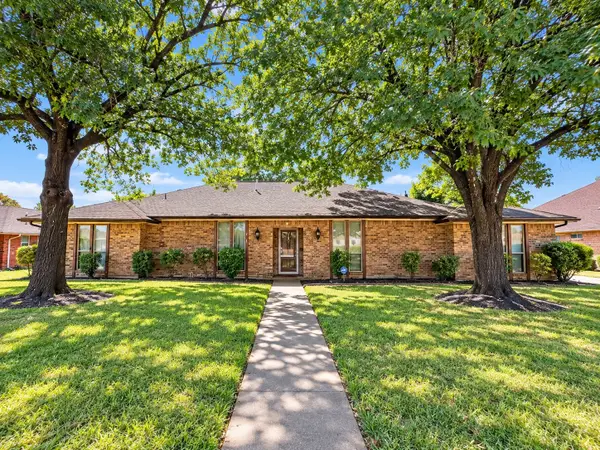 1128 Post Oak Lane, DeSoto, TX 75115