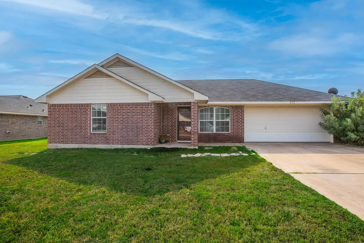 212 Broken Arrow Drive, Lacy Lakeview, TX 76705 - #1