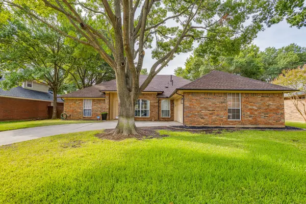 2637 Surrey Woods Road, Flower Mound, TX 75028