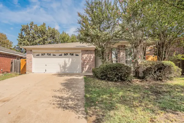 3745 Chaddybrook Lane, Fort Worth, TX 76137