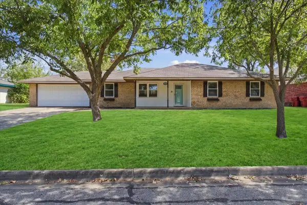 2108 N Village, Bonham, TX 75418