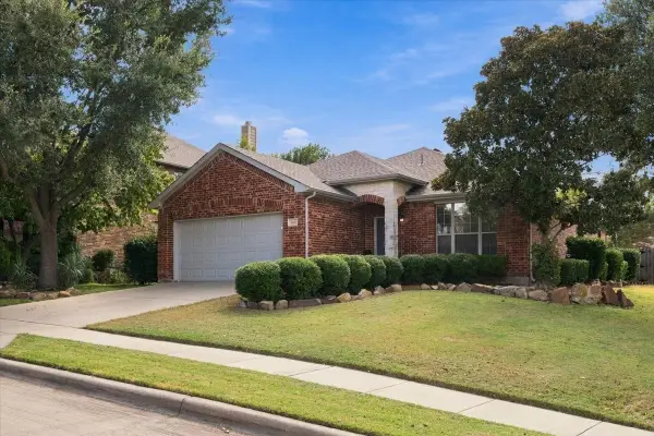 1000 Prairie Heights Drive, Fort Worth, TX 76108