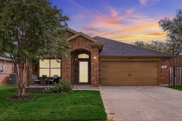 8200 Spotted Doe Drive, Fort Worth, TX 76179