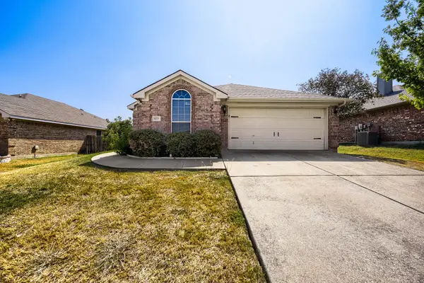 6221 Brooklynn Drive, Fort Worth, TX 76179