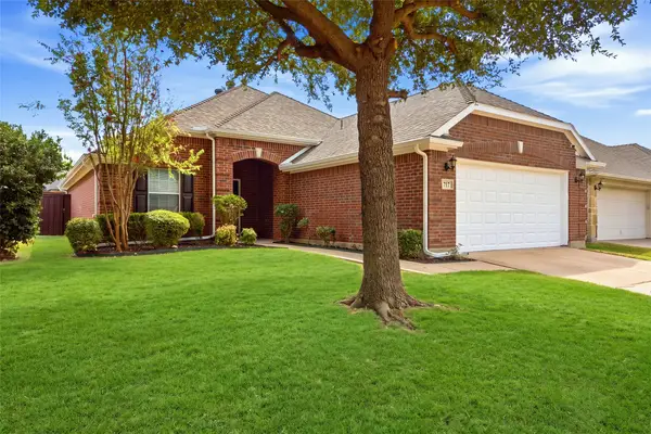 717 Creekside Drive, Little Elm, TX 75068