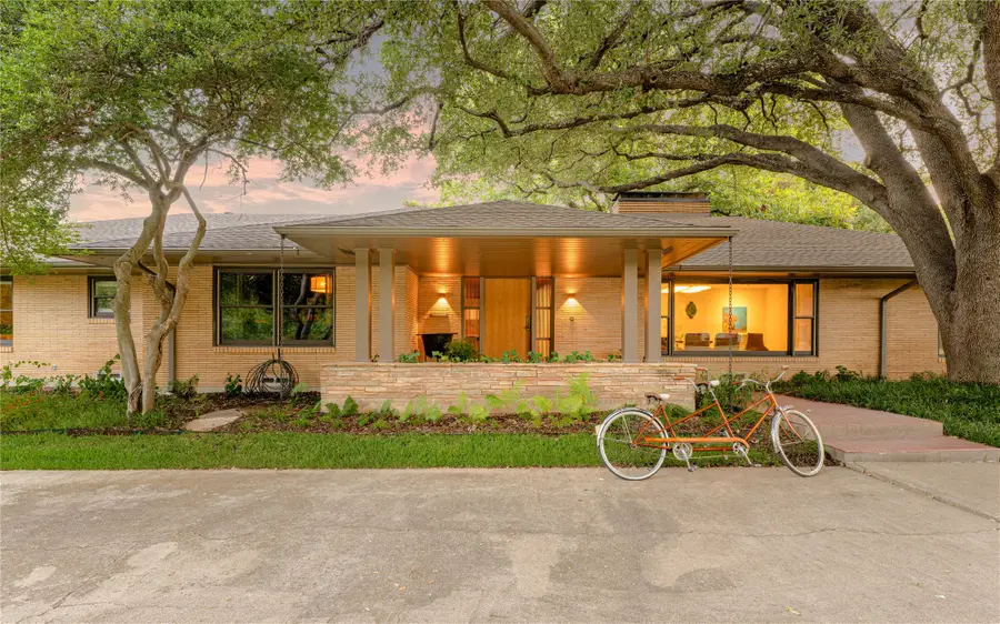 906 Leatrice Drive, Dallas, TX 75208 - #2