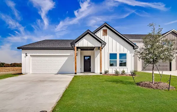 212 Marble Creek Drive, Fort Worth, TX 76131