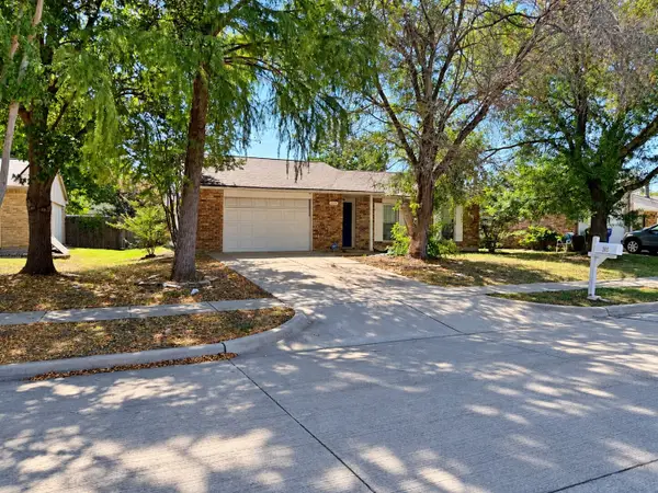 305 S Willow Street, Mansfield, TX 76063