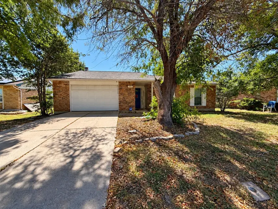305 S Willow Street, Mansfield, TX 76063 - #3