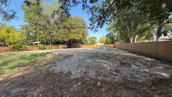 307 S Rike Street, Farmersville, TX 75442
