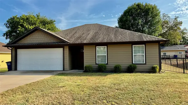 104 Herron Street, Farmersville, TX 75442