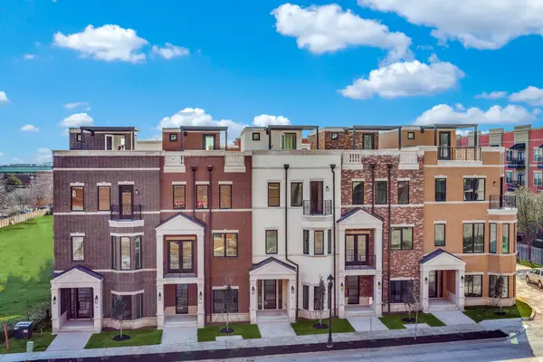 250 E Dallas Street #114, Grapevine, TX 76051