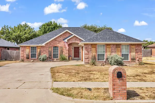 419 River Oaks Boulevard, Waxahachie, TX 75165