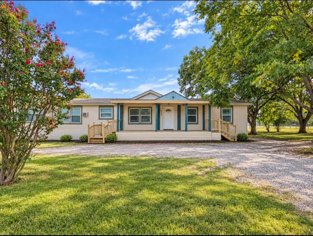 105 E Laura Avenue, Quinlan, TX 75474 - #1