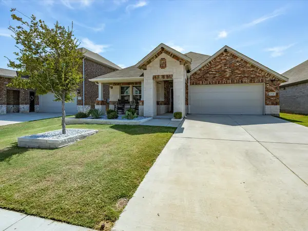 214 Luna Lane, Lake Dallas, TX 75065