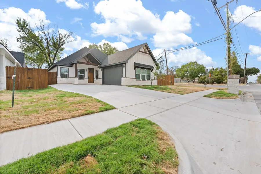 813 Tierney Road, Fort Worth, TX 76112 - #2