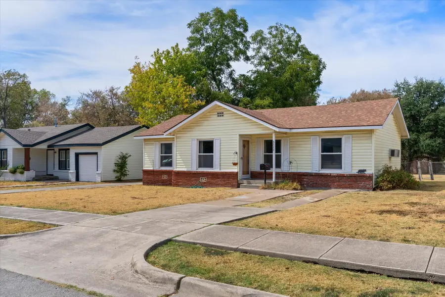 3513 Meadow Oaks Drive, Haltom City, TX 76117 - #3