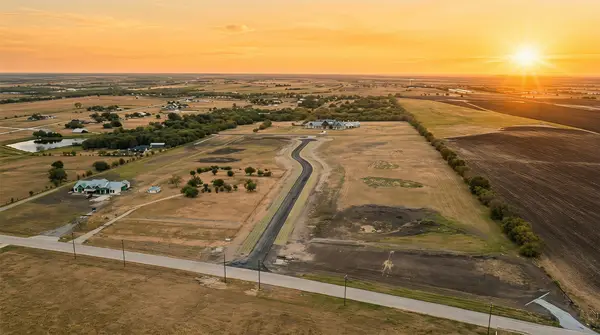 708 Rolling Acres Drive, Ponder, TX 76259