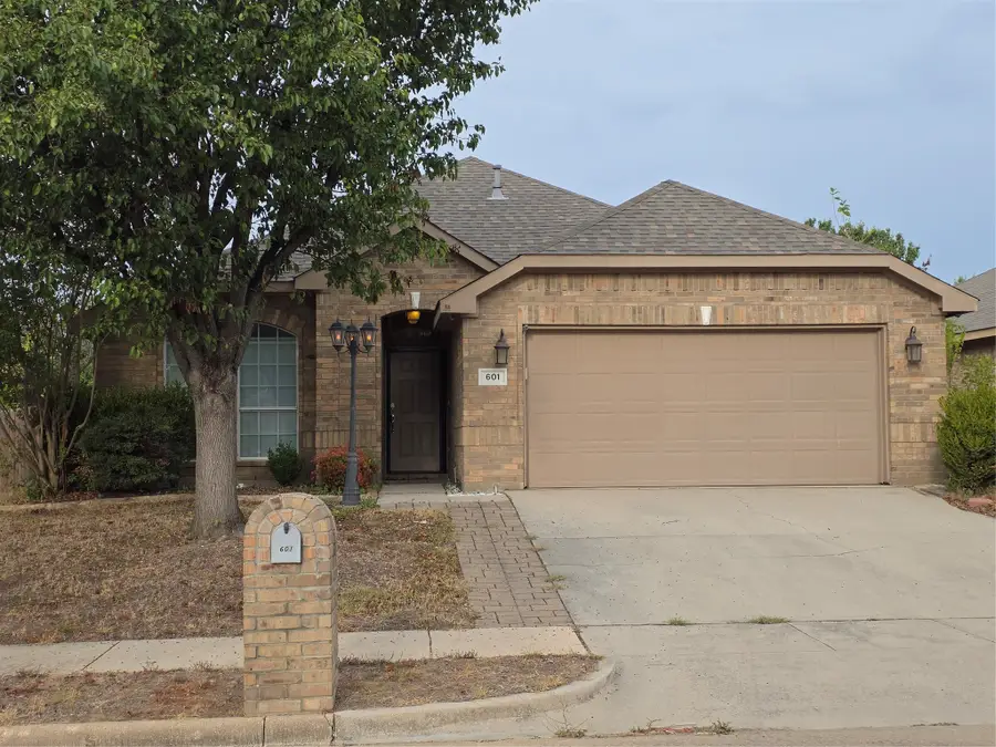 601 Crestview Court, Saginaw, TX 76179 - #3