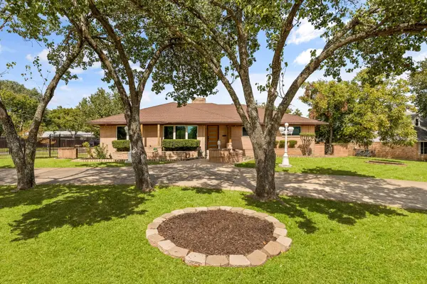 1433 W Red Bird Lane, Dallas, TX 75232