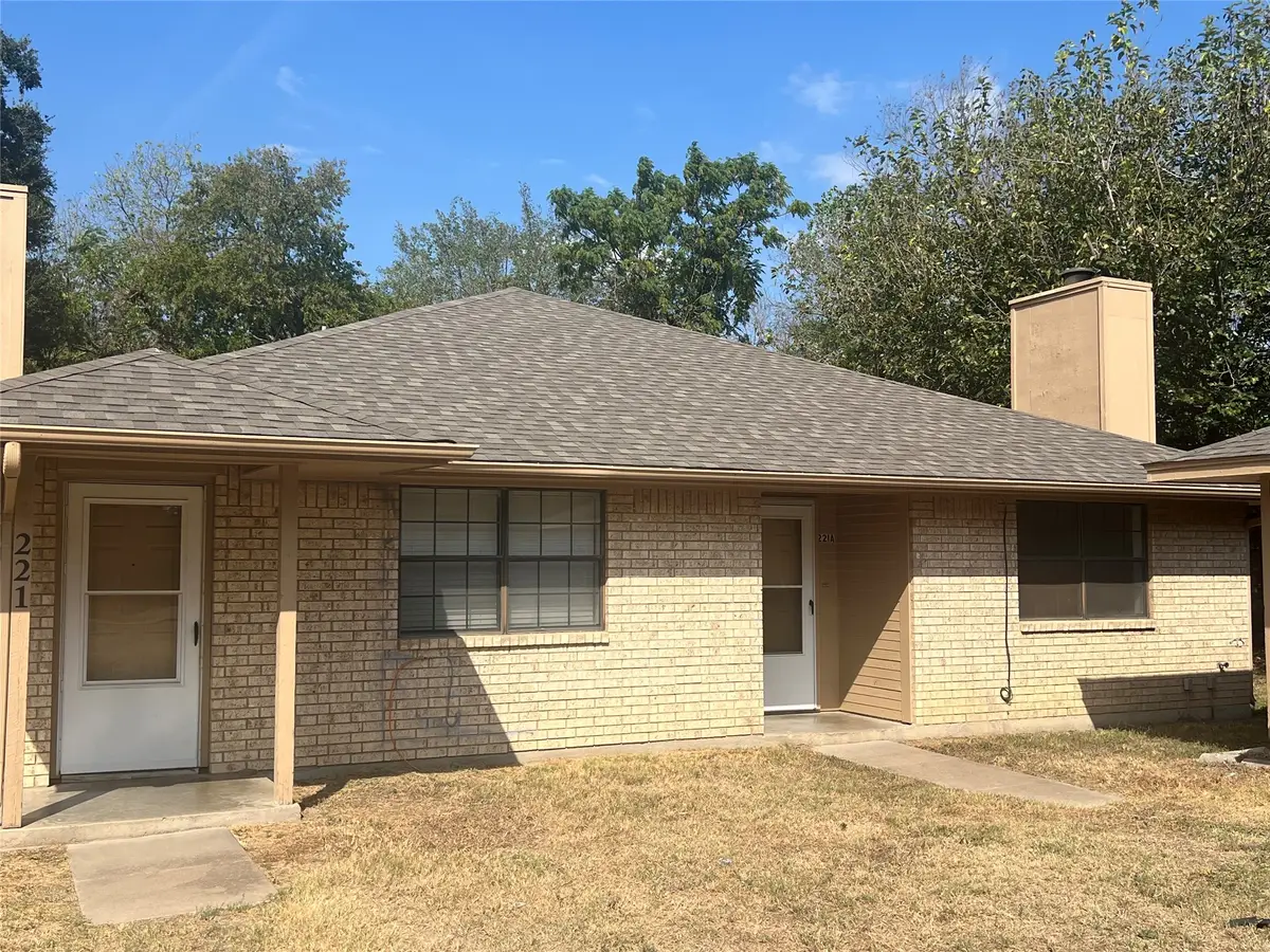 221 Highland Avenue, Waxahachie, TX 75165 - #1