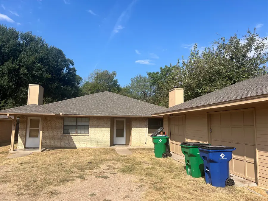 221 Highland Avenue, Waxahachie, TX 75165 - #2