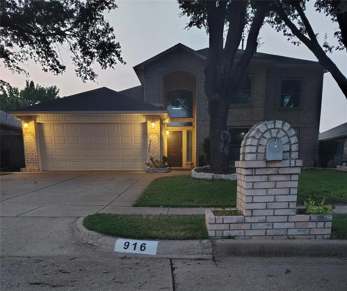 916 Pennsylvania Drive, Saginaw, TX 76131 - #1