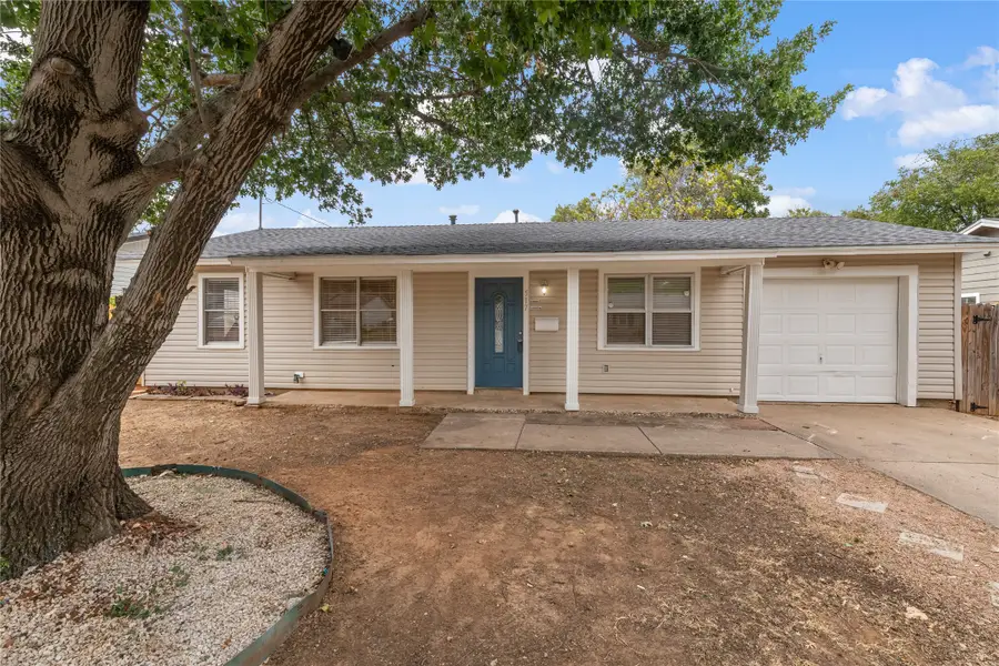 517 Aransas Drive, Euless, TX 76039 - #2