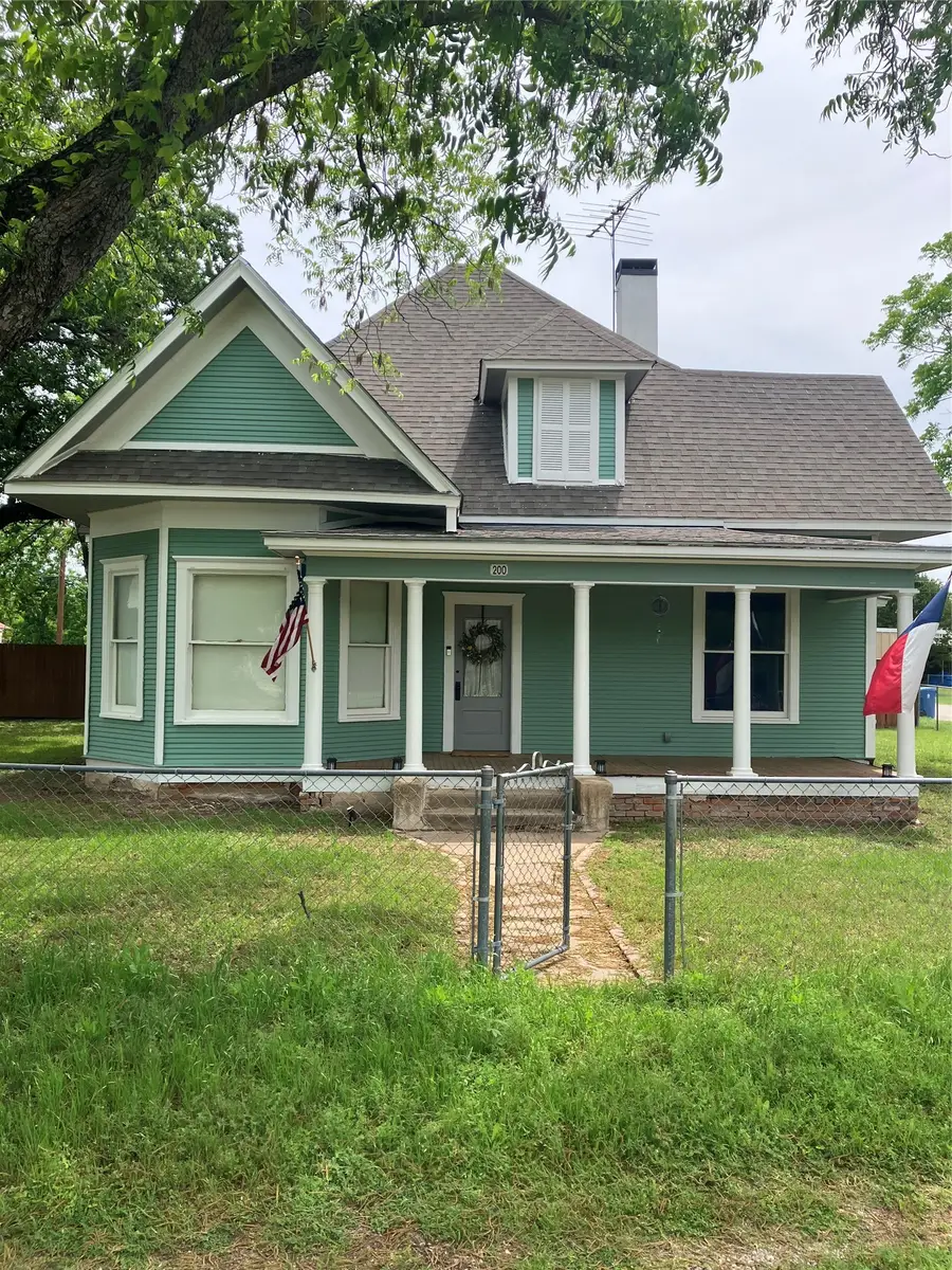 200 N Avenue C, Cross Plains, TX 76443 - #2