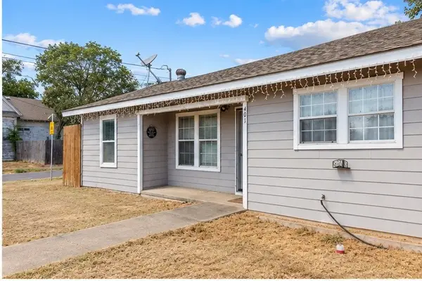 401 E Davis Avenue, Alvarado, TX 76009