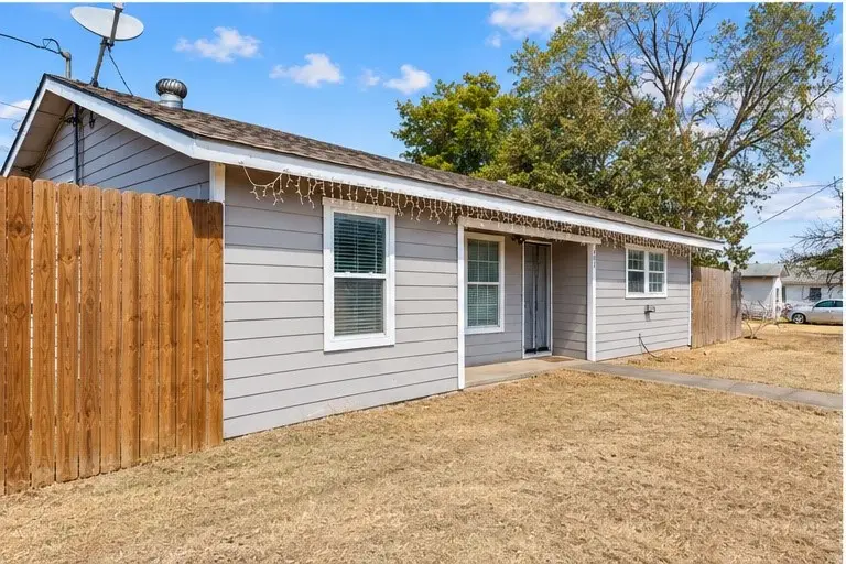 401 E Davis Avenue, Alvarado, TX 76009 - #2