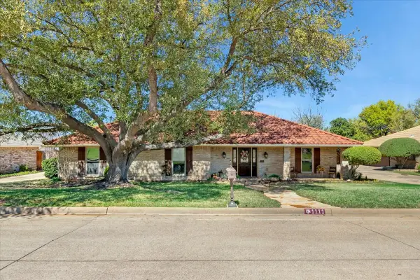 1111 Berkshire Court, Trophy Club, TX 76262
