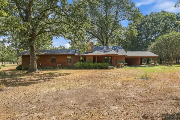 180 N Fm 911, Avery, TX 75554
