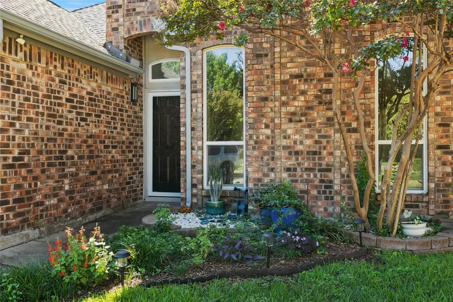428 Arbor Creek Drive, Euless, TX 76039 - #2