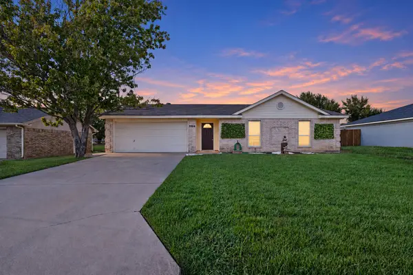 3904 Country Meadows Road, Granbury, TX 76049