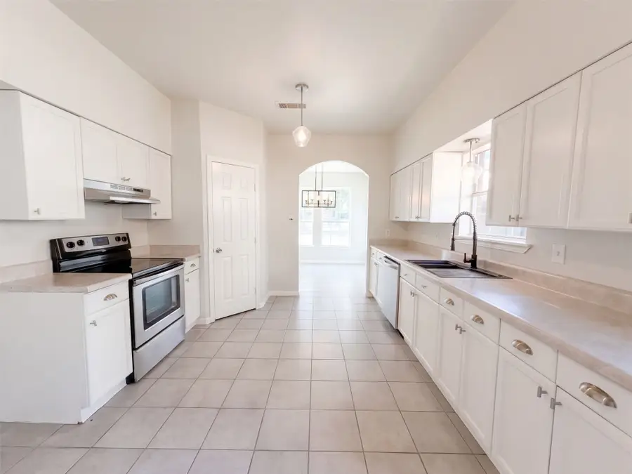 4519 Marcell Avenue, Dallas, TX 75211 - #2