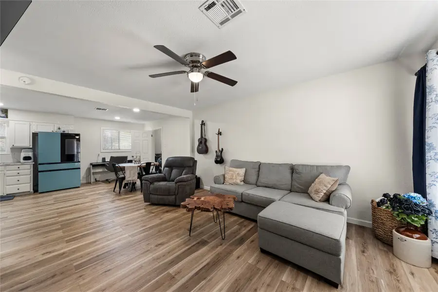 140 Shirley Drive, Lacy Lakeview, TX 76705 - #3