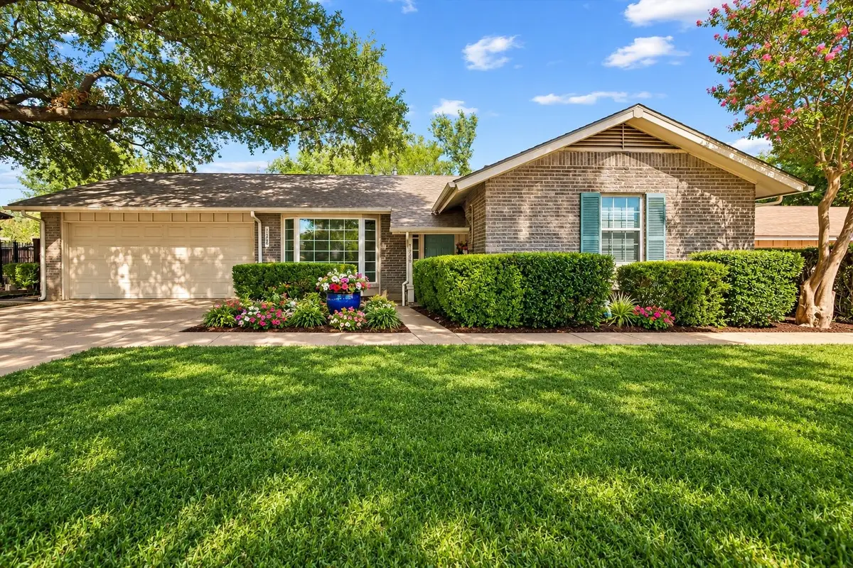 1228 Farnham Court E, Irving, TX 75062 - #1