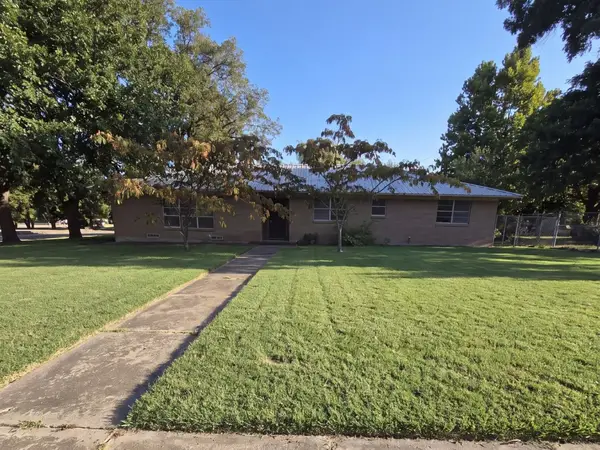 203 Hill Street, Farmersville, TX 75442
