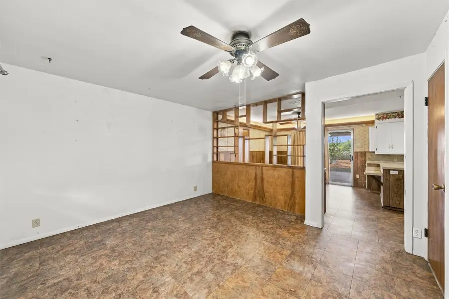 207 Cresthill Drive, Lacy Lakeview, TX 76705 - #3