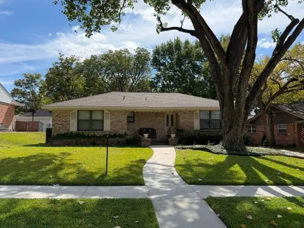 10106 Shadyview Drive, Dallas, TX 75238