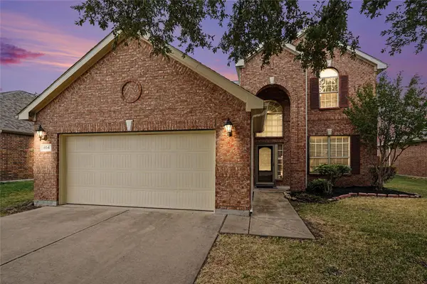 804 W Bend Boulevard, Burleson, TX 76028