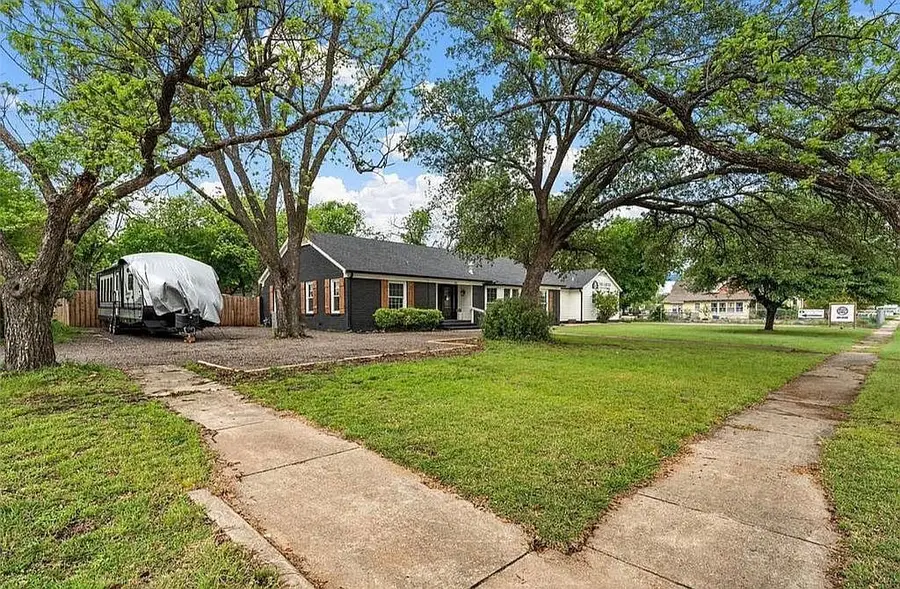 315 S G Avenue, Clifton, TX 76634 - #2